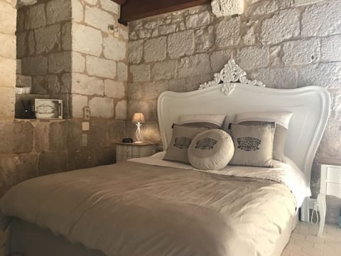 Double Room | Individually decorated, individually furnished, blackout drapes