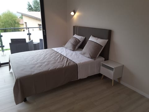 Family Room, Multiple Beds, Non Smoking | Desk, laptop workspace, blackout drapes, soundproofing