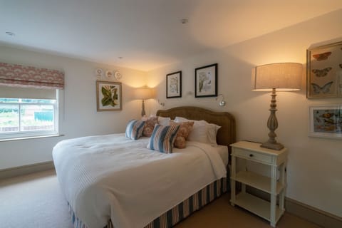 Room, 2 Double Beds, Non Smoking, Patio | Hypo-allergenic bedding, individually decorated, individually furnished