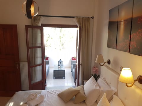 Deluxe Apartment, 2 Bedrooms, Mountain View | 2 bedrooms, in-room safe, desk, free WiFi