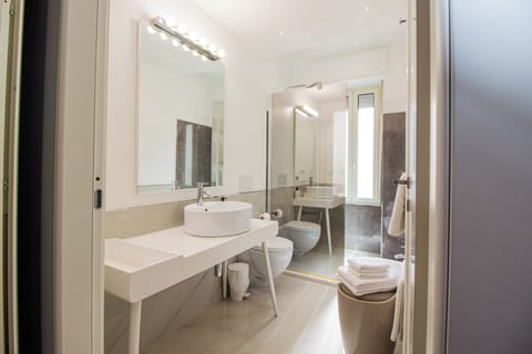 Junior Room (Suite) | Bathroom | Hair dryer, bidet, towels, toilet paper