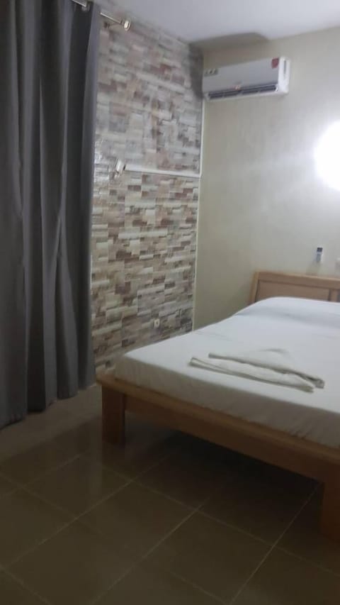 City Apartment, 2 Bedrooms | 2 bedrooms, desk, WiFi (free), bed sheets