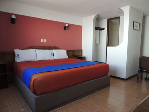 Traditional Room, 1 King Bed, Non Smoking | Egyptian cotton sheets, premium bedding, individually decorated