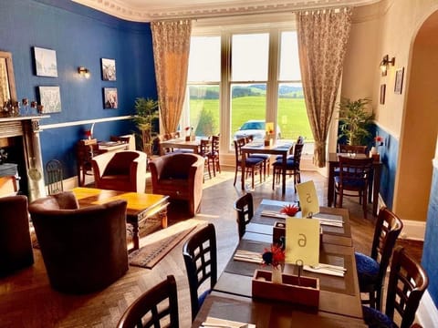 Breakfast, lunch, dinner served; Indian cuisine 