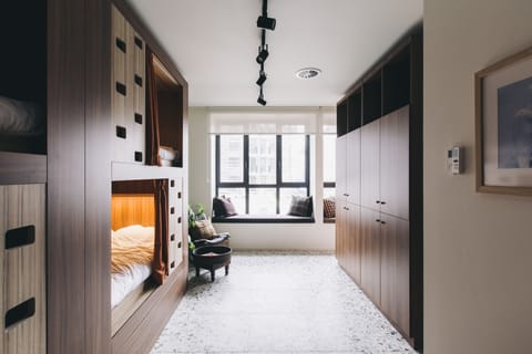 Soundproofing, free WiFi, bed sheets