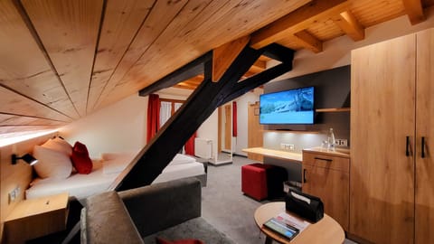 Deluxe Double Room, Private Bathroom | Room amenity
