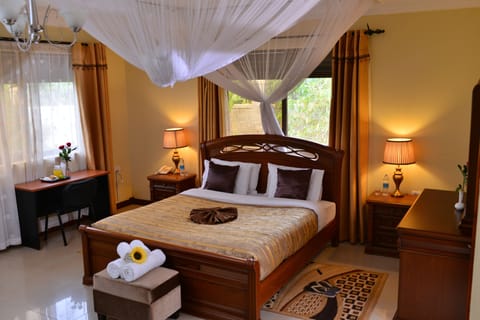 Executive Room | Individually furnished, desk, laptop workspace, blackout drapes