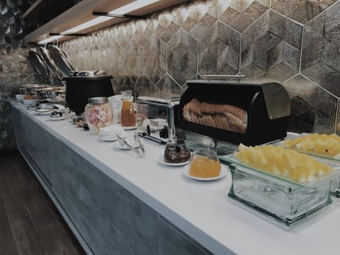 Daily buffet breakfast for a fee