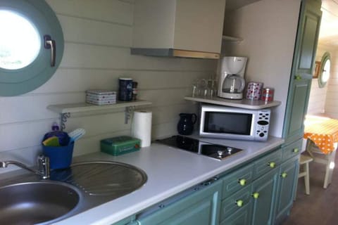 Comfort Bungalow, 1 Bedroom (Roulotte) | Soundproofing, free WiFi, bed sheets