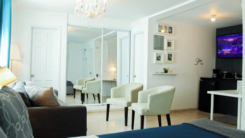 Comfort Studio | Living area | Smart TV