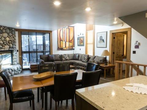 Condo, 4 Bedrooms | Living room | TV