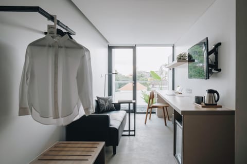 Deluxe Room, 2 Twin Beds (The Business Room ) | In-room safe, desk, iron/ironing board, free WiFi