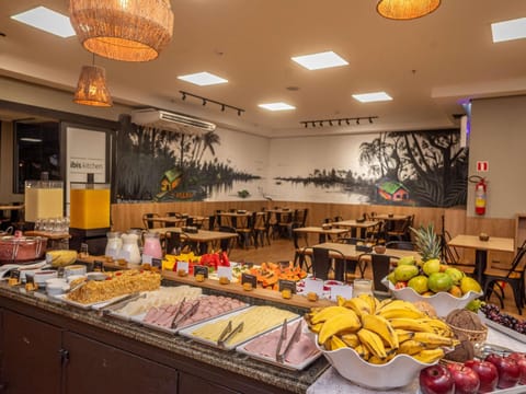 Daily buffet breakfast for a fee