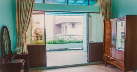 House, 4 Bedrooms | Living area