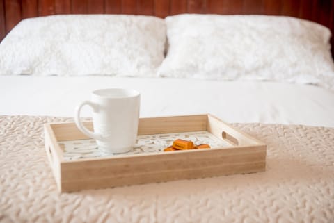 Classic Double Room, 1 Double Bed, Non Smoking | In-room safe, desk, soundproofing, WiFi (free)