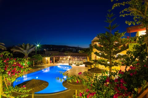 Seasonal outdoor pool, pool umbrellas, sun loungers