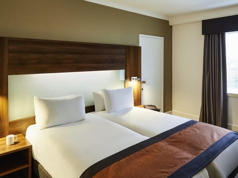 Classic Room, 2 Twin Beds | In-room safe, desk, iron/ironing board, free WiFi