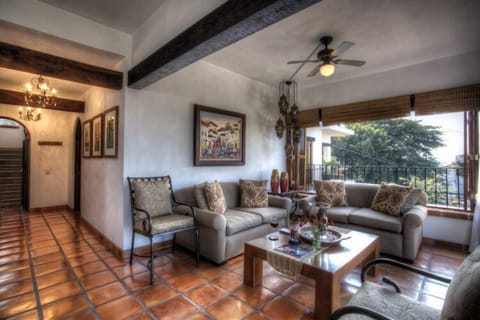 Condo - Image 2
