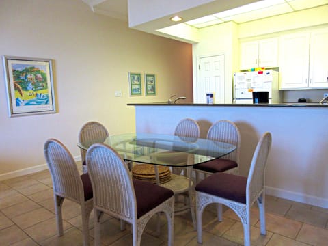 dining area & bar area