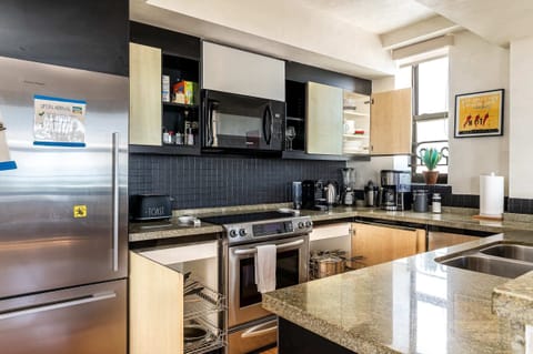 fully equipped kitchen