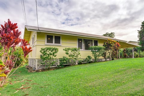 Hilo Vacation Rental | 3BR | 2BA | 1,050 Sq Ft | 2 Steps to Enter