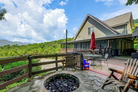 Bryson City Vacation Rental | 4BR | 3.5BA | 4,458 Sq Ft