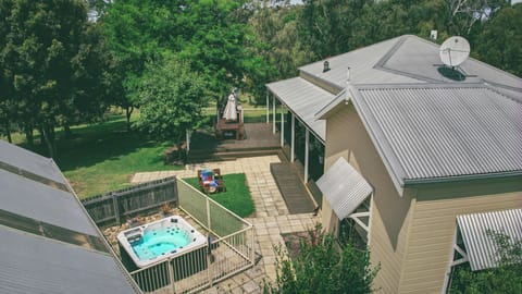 Welcome to Country House Retreat!