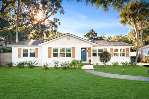 Sweet little 3 bedroom Ranch nestled in the heart of the island.  