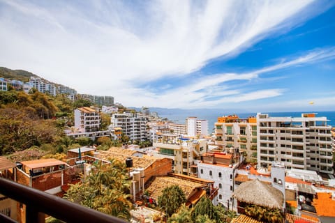Condo - Image 2