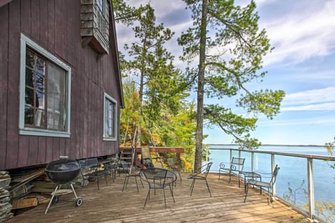 International Falls Vacation Rental | 3BR | 1BA | 850 Sq Ft | Stairs Required