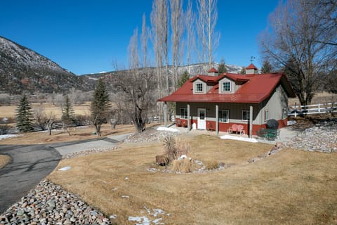 Custom built home overlooking the Animas River, incredible views, close to town 