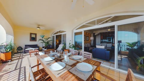 Condo - Image 2