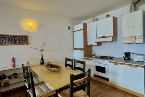 Kitchen and dining area
