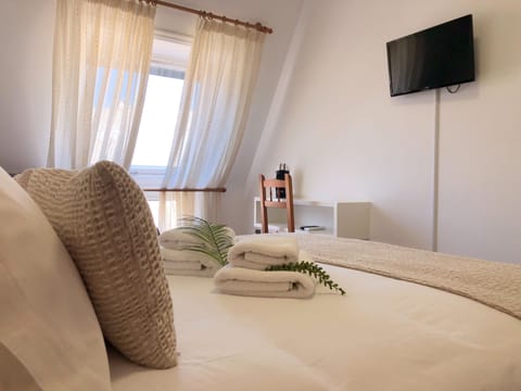 Double Room | Desk, iron/ironing board, cribs/infant beds, free WiFi