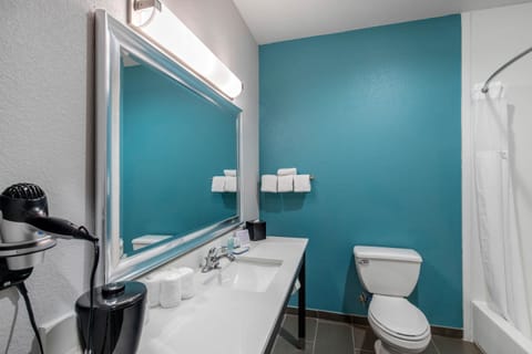 Standard Room, 2 Queen Beds, Non Smoking, Microwave | Bathroom | Shower, free toiletries, hair dryer, towels