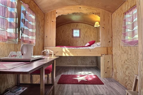 Room (RoulHotes) | Individually decorated, individually furnished, free cribs/infant beds