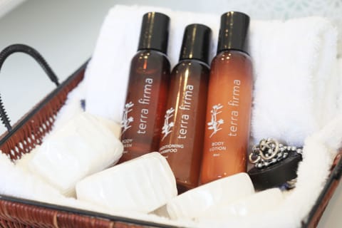 Standard Room, 1 King Bed (1) | Bathroom amenities | Separate tub and shower, deep soaking tub, designer toiletries