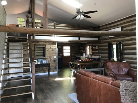 Large open floor plan with access to Loft
