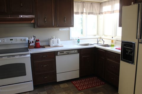 Kitchen... a new dishwasher has been installed after this photo was taken.