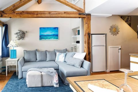 Main living area (3)