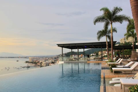 Roof Top Infinity Pool