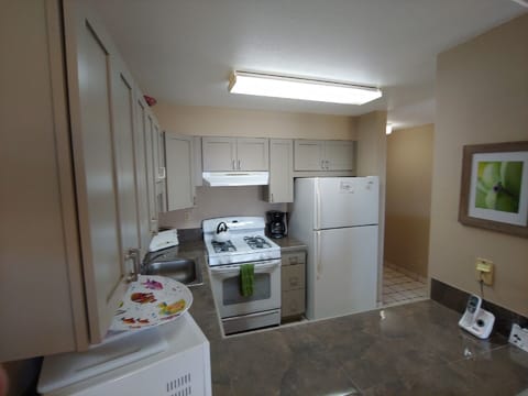 Update kitchen with gas stove
