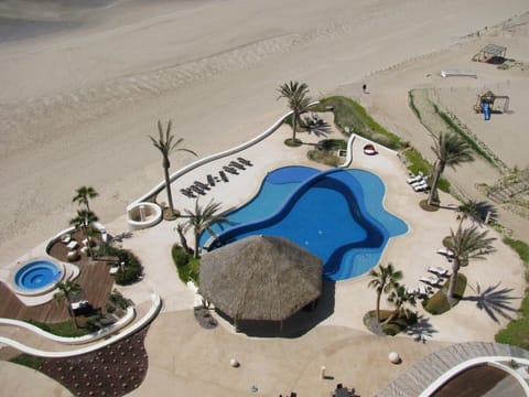 The negative edge pool, kids pool, palapa, spa and beach