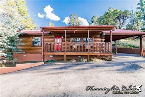 Three step entry into single level cabin.