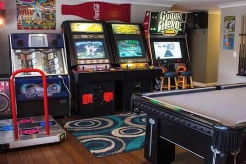 Arcade featuring Guitar Hero, Dance Game, and Jukebox