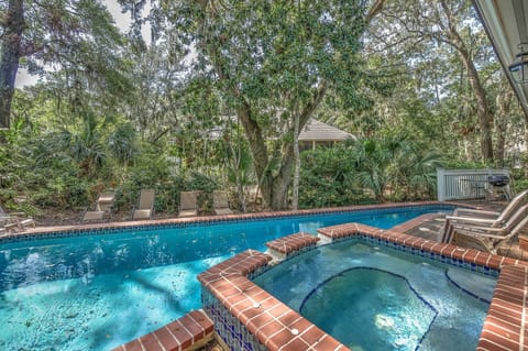 Pool & Spa (Heated pool & spa additional fee) 3-6 ft