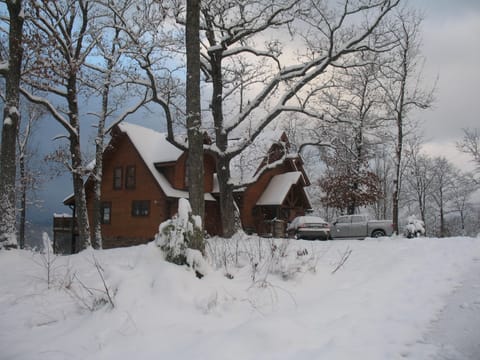 4100 sq. feet of Luxury. Rocky Top dressed up in a rare winter snow. Christmas day - 2010.