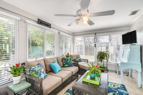 Fort Myers Vacation Rental | 2BR | 2BA | Step-Free Access (Back Door)