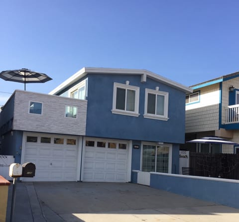 Ocean Breeze beach house, parking for 3 cars