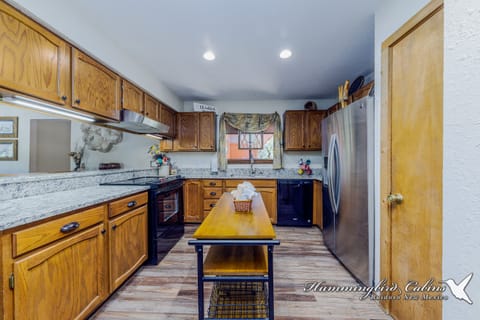 Fully stocked kitchen with all you need to prepare a meal